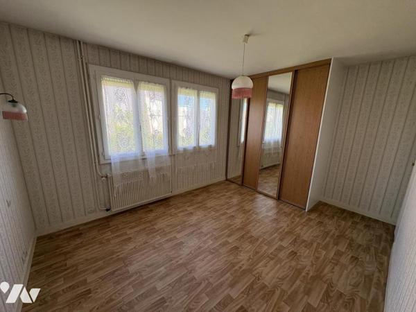 CENTRE DE MAGNE, pavillon de plain-pied 90 m² 