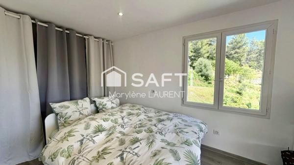 Villa mitoyenne de 80 M2 en R+1 en copropriété avec une autre également a la vente