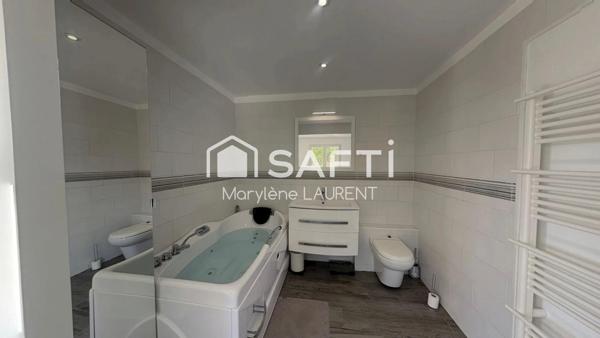 Villa mitoyenne de 80 M2 en R+1 en copropriété avec une autre également a la vente