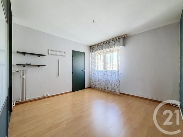 Appartement F4 à vendre  4 pièces - 69,51 m 2   CHAMALIERES  - 63