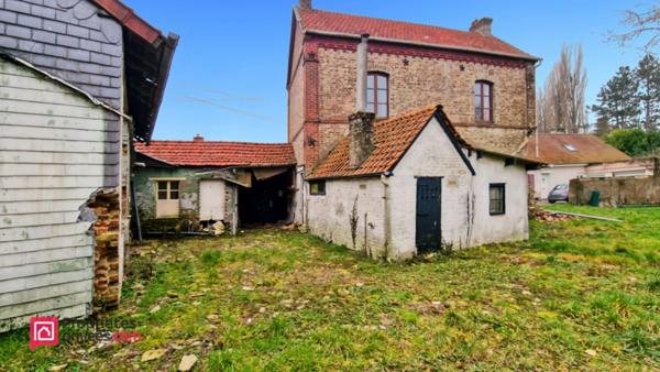 À Vendre : Ensemble de 3 Maisons à Rénover avec Fort Potentiel