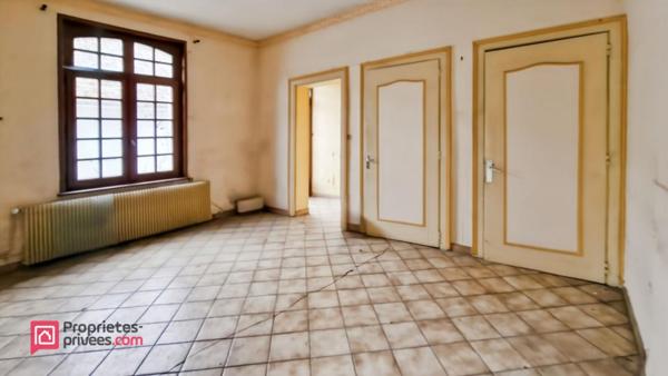 À Vendre : Ensemble de 3 Maisons à Rénover avec Fort Potentiel