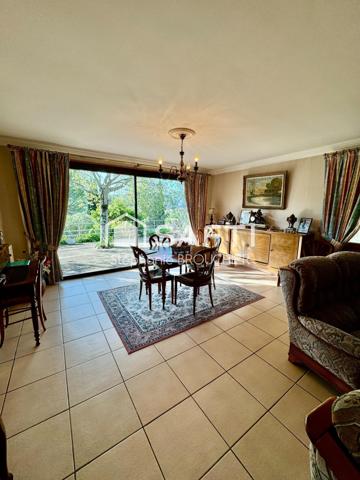 Maison avec vue exceptionnelle et piscine