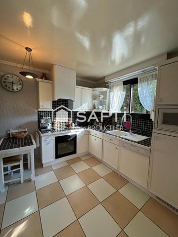 Maison avec vue exceptionnelle et piscine