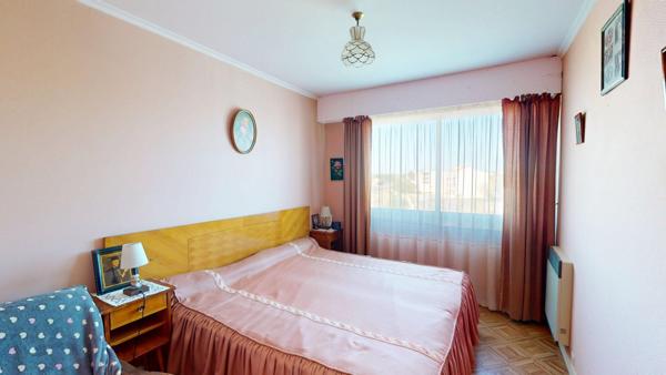 Appartement 2 pièces à vendre à Royan, dernier étage avec balcon et parking