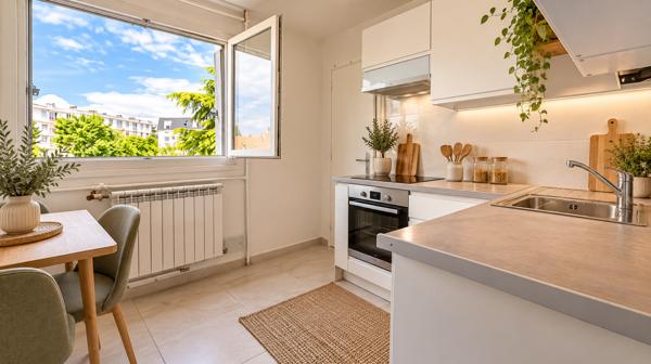 Appartement
         3 pièces
        - 59 m² 185 500 €*