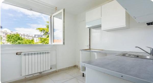 Appartement
         3 pièces
        - 59 m² 185 500 €*