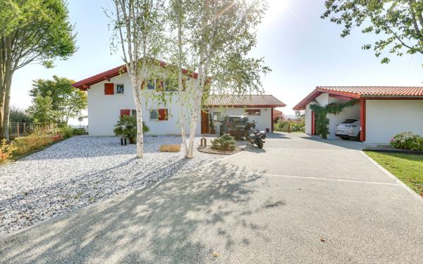 Maison à vendre    7 pièces • 185 m2 Espelette