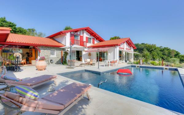 Maison à vendre    7 pièces • 185 m2 Espelette