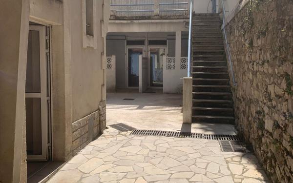 Appartement à louer    1 pièce • 24,72 m2 Nîmes