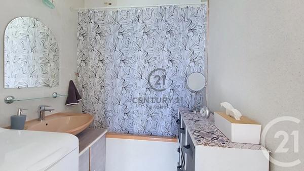 Appartement F3 à vendre  3 pièces - 64,97 m 2   GAGNY  - 93