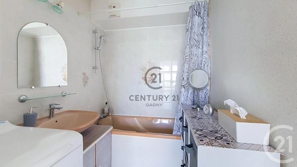 Appartement F3 à vendre  3 pièces - 64,97 m 2   GAGNY  - 93