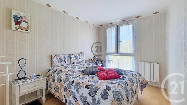Appartement F3 à vendre  3 pièces - 64,97 m 2   GAGNY  - 93