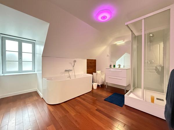 Appartement - 5 pièces - 142 m²