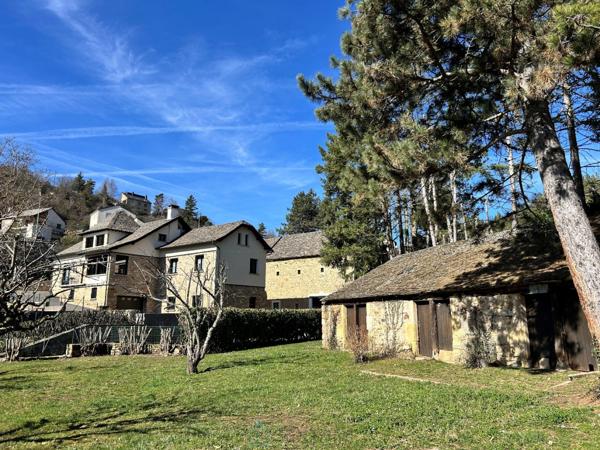 Propriété d’exception – 274 m² habitables + 459 m² de dépendances