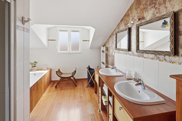Maison familiale 145 m²-Procé /Zola-5 chambres-Dépendances-Jardin, Nantes 44100