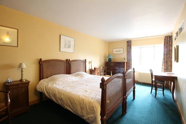 MAISON 412 M2 + 6200 M2 PARC