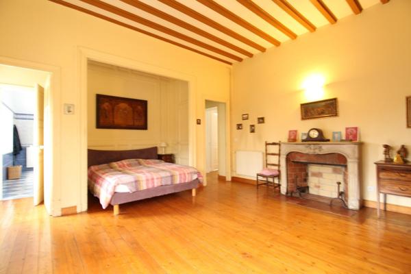 MAISON 412 M2 + 6200 M2 PARC