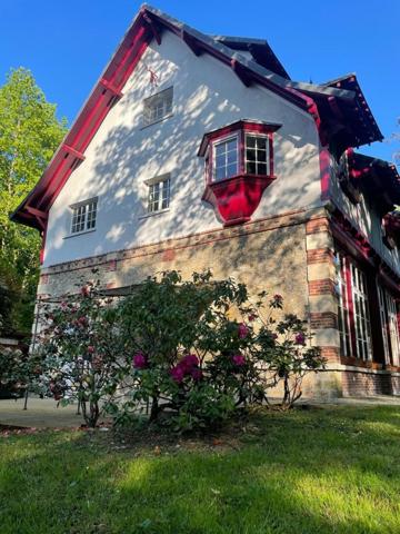 MAISON 412 M2 + 6200 M2 PARC