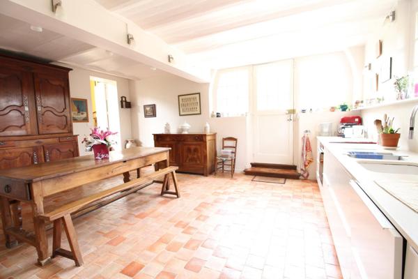 MAISON 412 M2 + 6200 M2 PARC