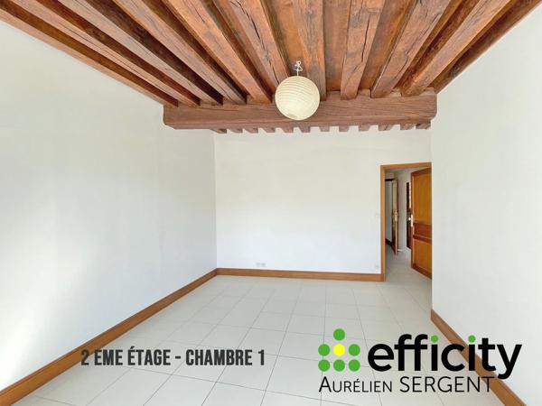Maison
         8 pièces
        - 240 m² 590 000 € *
