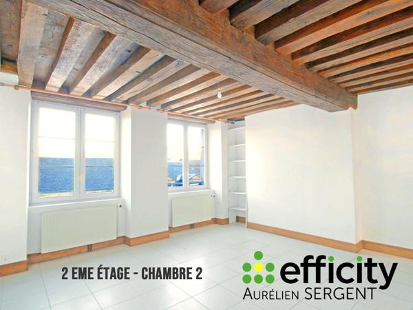 Maison
         8 pièces
        - 240 m² 590 000 € *