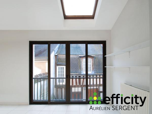 Maison
         8 pièces
        - 240 m² 590 000 € *