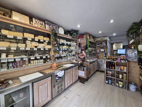 À VENDRE ? FONDS DE COMMERCE POLYVALENT ? C?UR DU CROS-DE-CAGNES