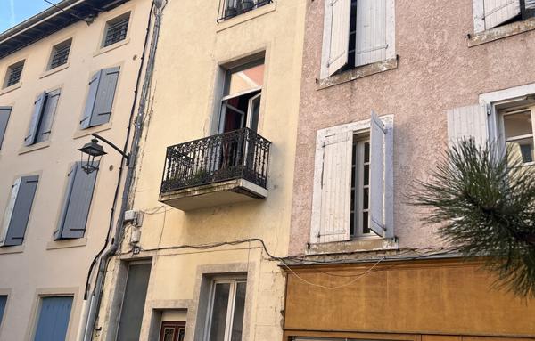 À saisir ! Maison de ville avec terrasse