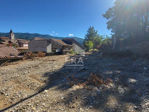 A Vendre Terrain 04 Château Arnoux à Bâtir