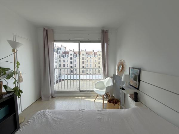 Dernier étage avec ascenseur et vue dégagée - LYON