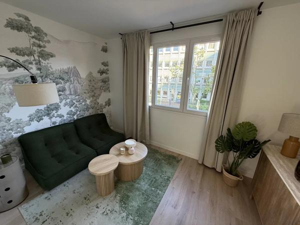 Vente                                                      Appartement
                        
                     1 pièces                      17 m2                     à Alfortville