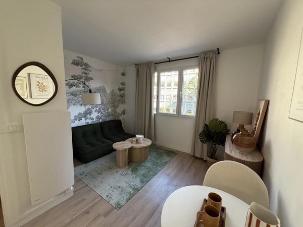 Vente                                                      Appartement
                        
                     1 pièces                      17 m2                     à Alfortville
