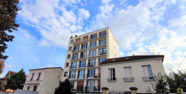Location                                                      Appartement
                        
                     2 pièces                      39 m2                     à Colombes