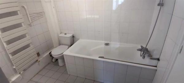 Location                                                      Appartement
                        
                     2 pièces                      39 m2                     à Colombes