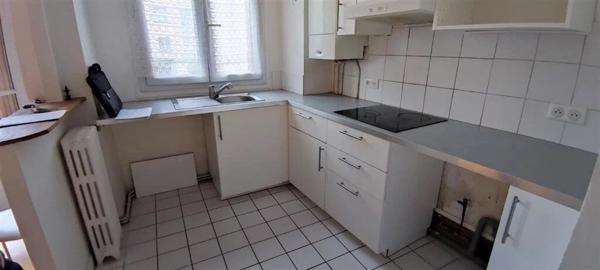 Location                                                      Appartement
                        
                     2 pièces                      39 m2                     à Colombes