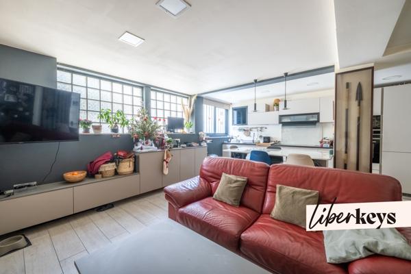 Local commercial 220 m² avec garage, dépôt et visibilité maximale – D136