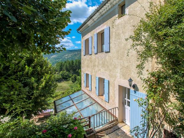 Aurel (84390) Ancienne demeure rénovée à la vue époustouflante !