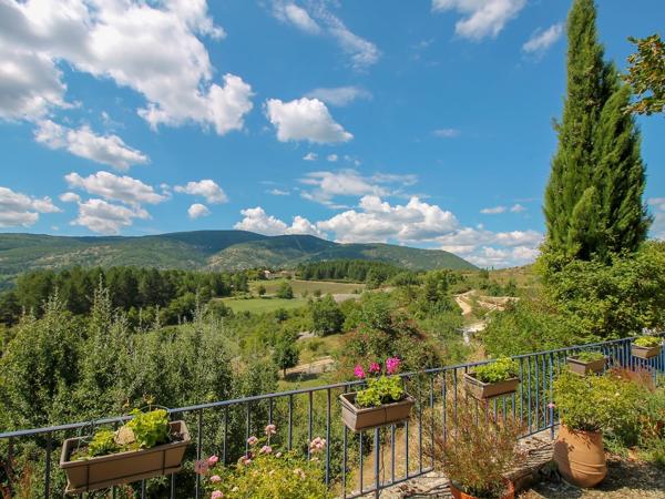 Aurel (84390) Ancienne demeure rénovée à la vue époustouflante !