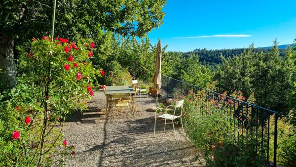 Aurel (84390) Ancienne demeure rénovée à la vue époustouflante !