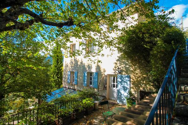 Aurel (84390) Ancienne demeure rénovée à la vue époustouflante !