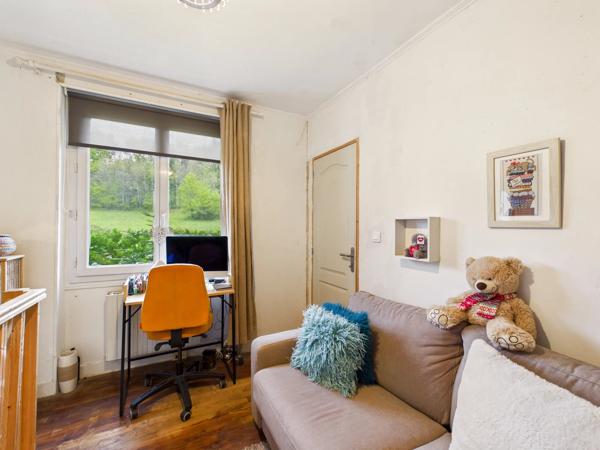 Charmante maison en pierre avec un terrain de 6 000 m²