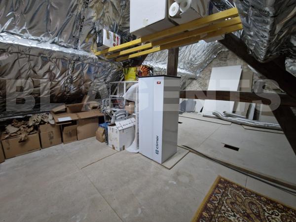 Maison familiale en pierre de 180m² habitable – 4 chambres – Garage et jardin de 750 m² avec vue imp