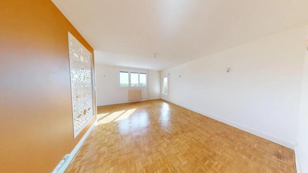 Vente                                                      Appartement
                        
                     4 pièces                      81 m2                     à Luisant