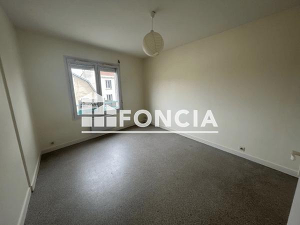 Location Studio 22.23 m² - 58, ROUTE DE GENCAY Poitiers 86000