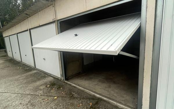 Stationnement à louer    20 m2 Saint-Maur-des-Fossés