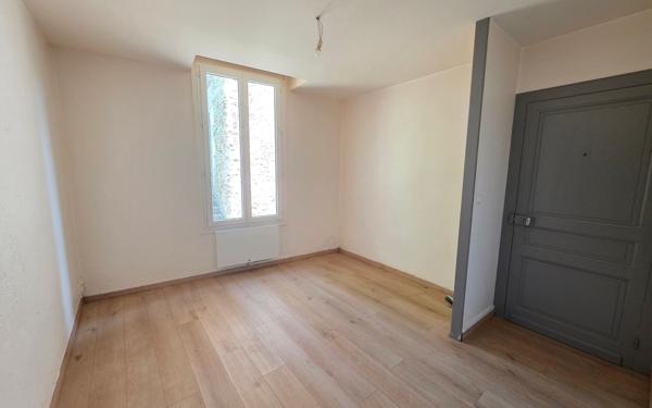 Appartement à vendre    8 pièces • 143,07 m2 Villeneuve-de-Marsan