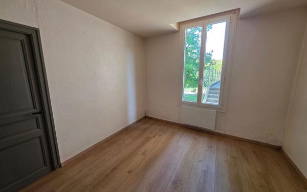 Appartement à vendre    8 pièces • 143,07 m2 Villeneuve-de-Marsan