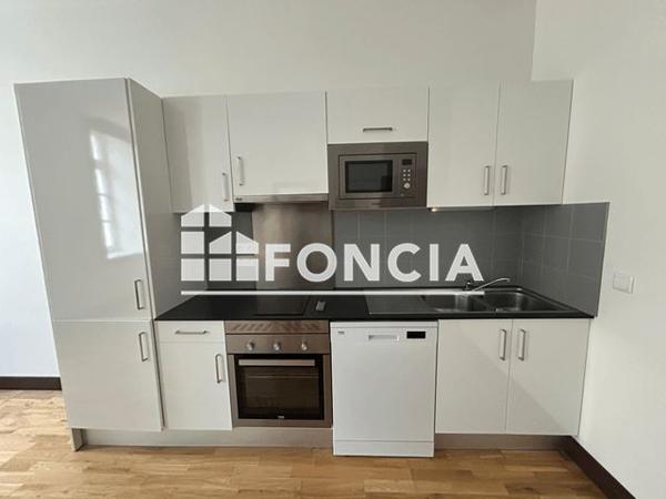 Location Appartement 2 pièces 47.9 m² - 10 QUAI AUX VIVRES - C106 Rochefort 17300