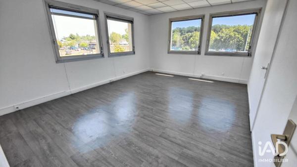 Location bureaux 365 m² La Ville-aux-Dames